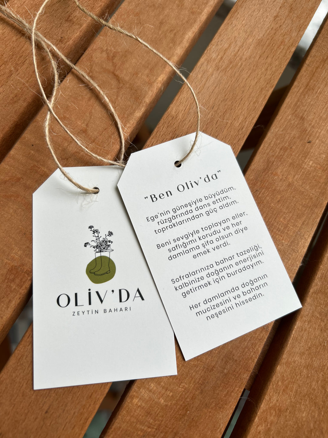 Oliv'danın hikayesini anlatan şişe kartları