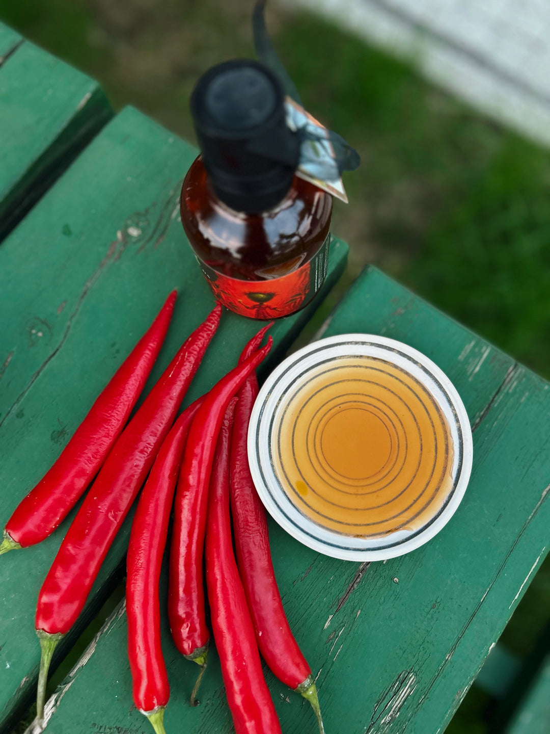 Kırmızı Acı Biber Çeşnili Natürel Sızma Soğuk Sıkım Zeytinyağı 250ml