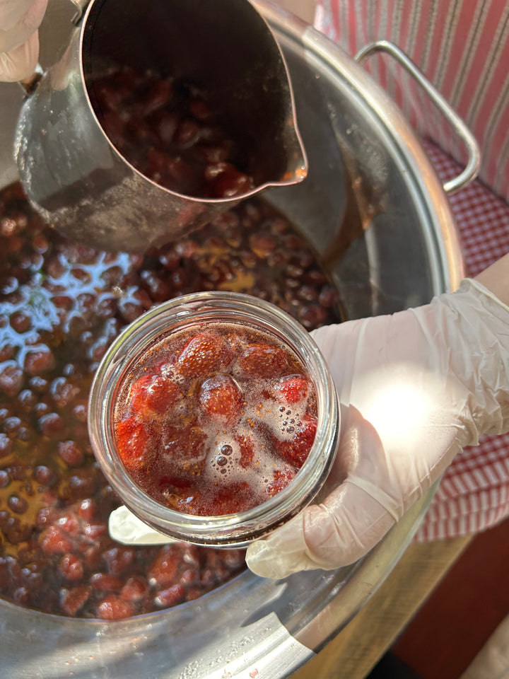 Handgemachte Erdbeermarmelade in Oliv 330cc